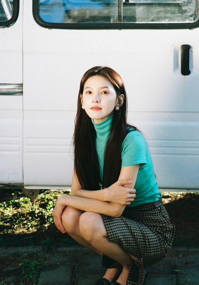 Chương Nhược Nam xinh như nữ thần trong phim mới, style thập ni&ecirc;n 90 chỉ đẹp chứ kh&ocirc;ng sến- Ảnh 3.