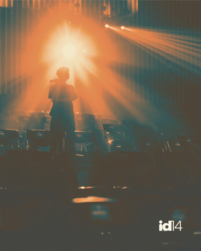 Dương Mai Việt Anh: Từ sinh vi&ecirc;n trường B&aacute;o đến "ph&ugrave; thủy" s&acirc;n khấu của Ph&ugrave;ng Kh&aacute;nh Linh v&agrave; d&agrave;n sao Gen Z- Ảnh 13.