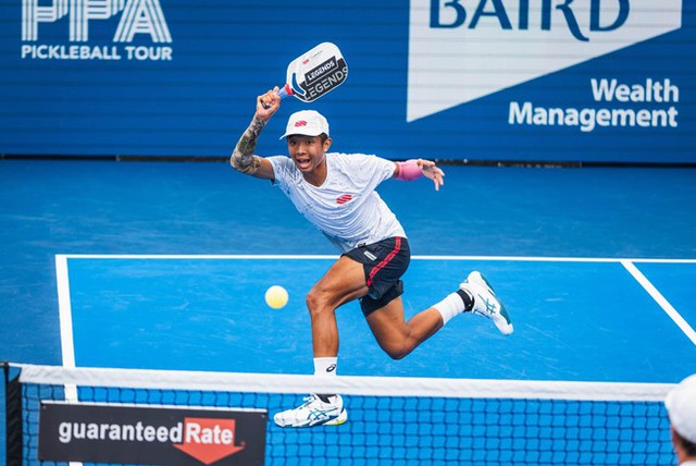 Quang Dương đang ở thế "ng&agrave;n c&acirc;n treo sợi t&oacute;c" - Ảnh 2.