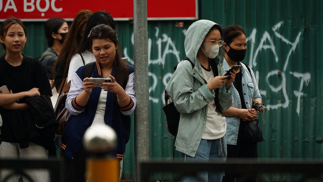 Cảnh tượng hiếm thấy ở H&agrave; Nội l&uacute;c 9h s&aacute;ng - Ảnh 7.