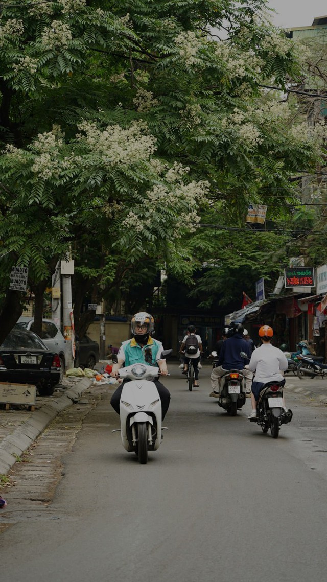 Cảnh tượng hiếm thấy ở H&agrave; Nội l&uacute;c 9h s&aacute;ng - Ảnh 14.