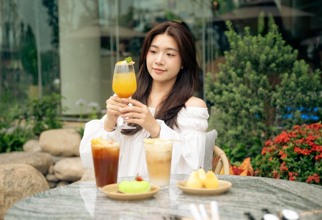 Qu&aacute;n cafe khủng ngay trong khu&ocirc;n vi&ecirc;n trường đại học đẹp nhất Việt Nam: Giao diện "tr&acirc;m anh thế phiệt", gi&aacute; cả c&oacute; đắt đỏ như lời đồn? - Ảnh 23.