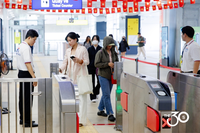 Cất &ocirc; t&ocirc; đi metro, &ldquo;chị Dung&rdquo; ở TP.HCM tiết kiệm 52 triệu một năm: Mua v&agrave;ng, ăn sang cũng thấy an t&acirc;m hẳn - Ảnh 7.