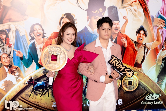 Thảm đỏ HOT nhất h&ocirc;m nay: Tam Triều D&acirc;ng - Mie đẹp lấn &aacute;t cả Hoa hậu, tiểu thư 7000 tỷ xinh sang đỉnh n&oacute;c- Ảnh 9.