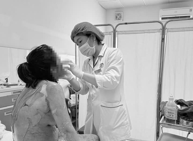 Hải Ph&ograve;ng: 1 phụ nữ 35 tuổi bị tr&oacute;c da như "cua lột" v&igrave; th&oacute;i quen d&ugrave;ng thuốc cực kỳ phổ biến - Ảnh 2.