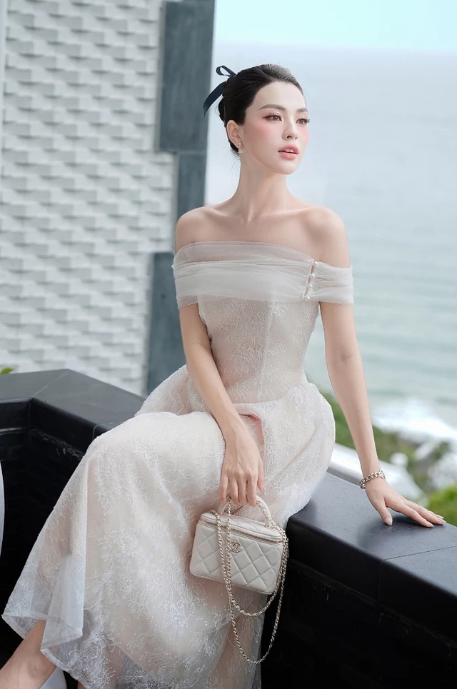 Lọ Lem diện v&aacute;y local brand Việt đ&oacute;n tuổi 20: Visual bừng s&aacute;ng, gặp hoa hoa nở, gặp người người y&ecirc;u- Ảnh 9.