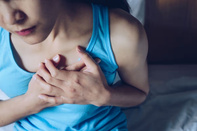 Ph&aacute;t hiện sớm mỡ m&aacute;u cao nhờ 4 bất thường khi ngủ: Rất nhiều người tặc lưỡi bỏ qua - Ảnh 1.