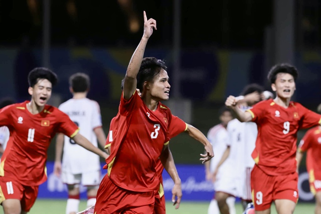 Diễn biến U17 Việt Nam đấu với UAE: V&Agrave;O RỒI! 3-2 cho Việt Nam - Ảnh 1.
