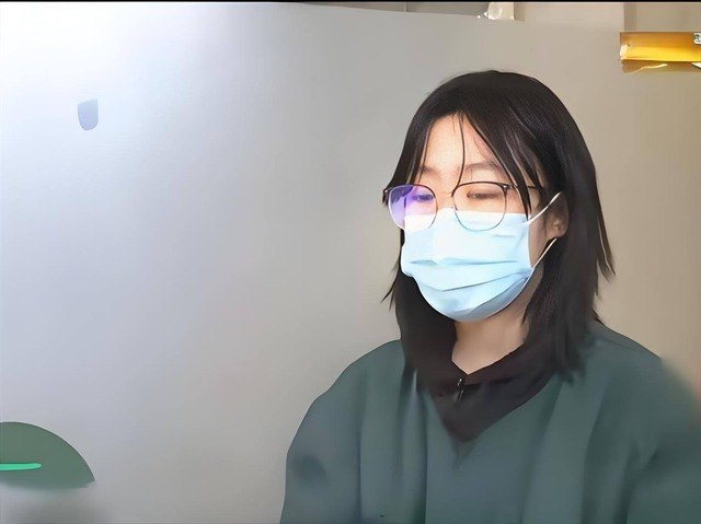 T&agrave;i khoản nhận 690 triệu đồng nhưng kh&ocirc;ng c&oacute; nội dung chuyển: C&ocirc;ng an điều tra người phụ nữ SN 1999 - Ảnh 1.