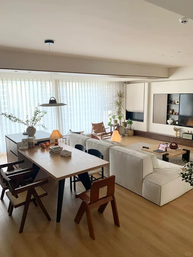Phòng khách mở không phải trend cho vui: Nhiều gia đình nói đây là quyết định đáng tiền nhất - Ảnh 1.