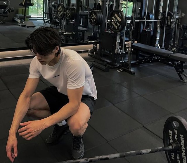 Bạn vẫn thấy mệt mỏi sau khi nghỉ ngơi? B&aacute;c sĩ tim mạch tiết lộ 5 điều cần tr&aacute;nh TUYỆT ĐỐI sau giờ l&agrave;m - Ảnh 2.