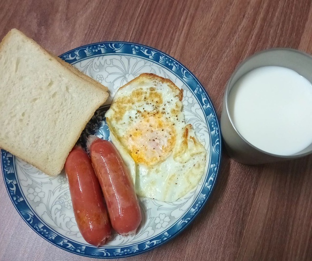 Từ ng&agrave;y mai, s&aacute;ng dậy "đ&oacute;i mờ mắt" cũng ĐỪNG ĂN 5 m&oacute;n: B&aacute;c sĩ cũng phải "sợ" - Ảnh 3.