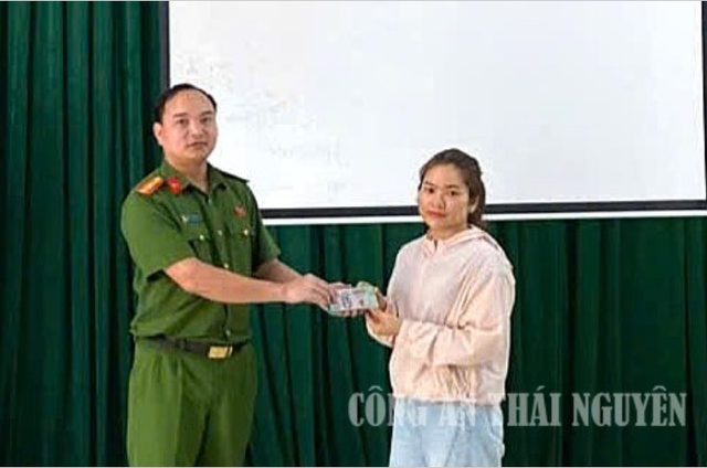 Công an điều tra số tiền 100.000.000 đồng chuyển tới tài khoản MBbank LE TRUNG THANH - Ảnh 1.