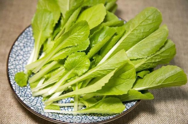 Người phụ nữ 36 tuổi sống l&agrave;nh mạnh, KH&Ocirc;NG rượu hay thuốc vẫn mắc suy gi&aacute;p, b&aacute;c sĩ: 4 m&oacute;n ngon n&agrave;y ăn &iacute;t đi! - Ảnh 2.