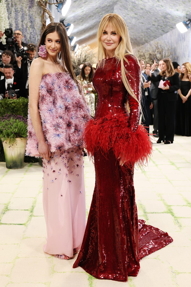 Met Gala 2026: Tượng tạc, thiết kế đi&ecirc;u khắc cơ thể ngập tr&agrave;n, BLACKPINK vẫn l&agrave; trung t&acirc;m b&agrave;n t&aacute;n- Ảnh 45.