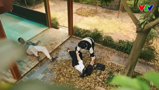 Bước Ch&acirc;n V&agrave;o Đời tập 31: Quỳnh Kool bị h&atilde;m hại, Mạnh Trường anh h&ugrave;ng cứu mỹ nh&acirc;n- Ảnh 7.