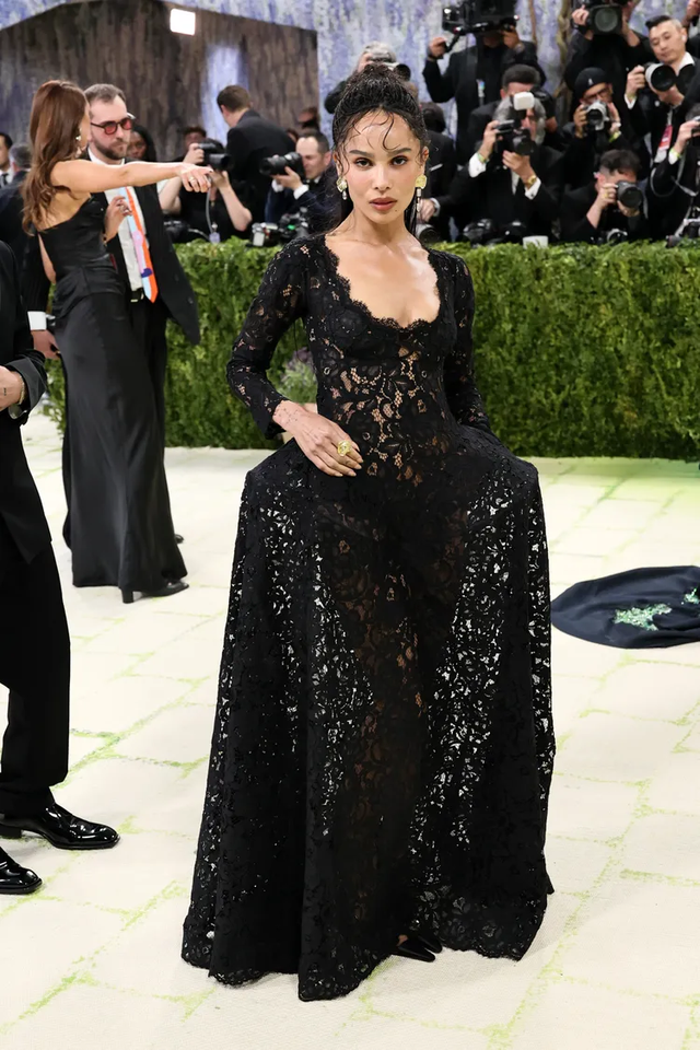 Met Gala 2026: Tượng tạc, thiết kế đi&ecirc;u khắc cơ thể ngập tr&agrave;n, BLACKPINK vẫn l&agrave; trung t&acirc;m b&agrave;n t&aacute;n- Ảnh 37.