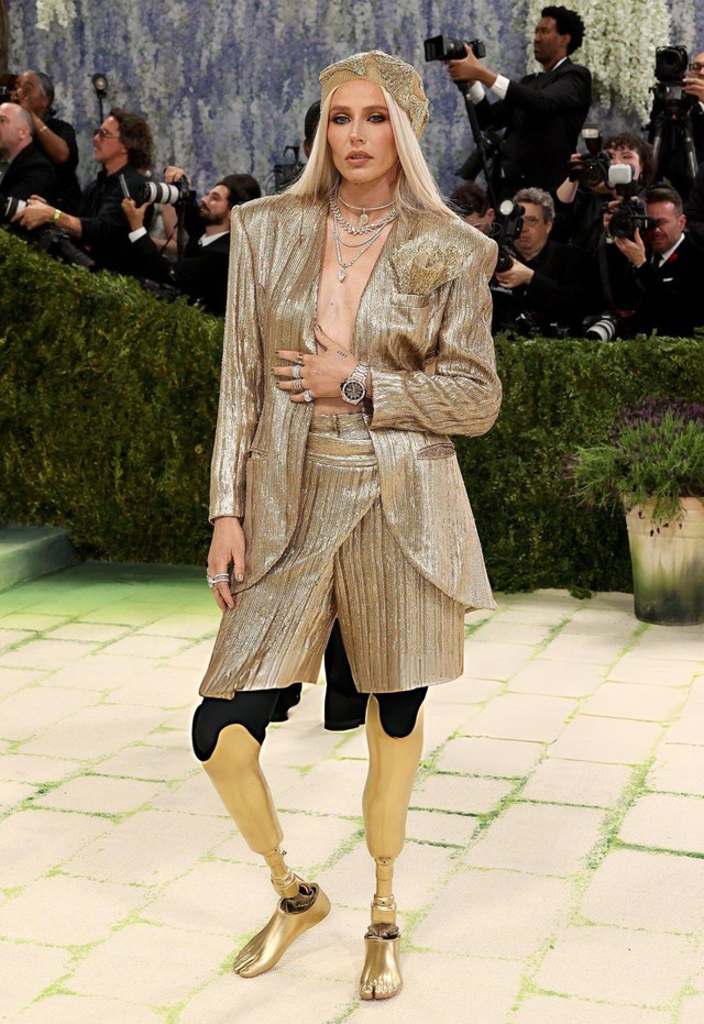 Met Gala 2026: Tượng tạc, thiết kế đi&ecirc;u khắc cơ thể ngập tr&agrave;n, BLACKPINK vẫn l&agrave; trung t&acirc;m b&agrave;n t&aacute;n- Ảnh 49.