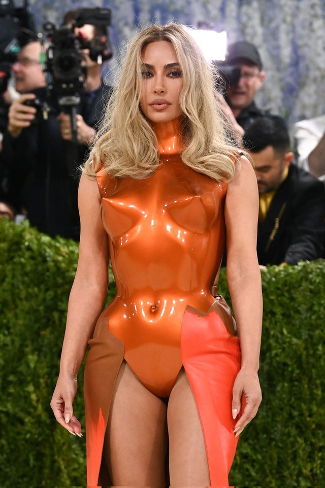 Met Gala 2026: Tượng tạc, thiết kế đi&ecirc;u khắc cơ thể ngập tr&agrave;n, BLACKPINK vẫn l&agrave; trung t&acirc;m b&agrave;n t&aacute;n- Ảnh 21.