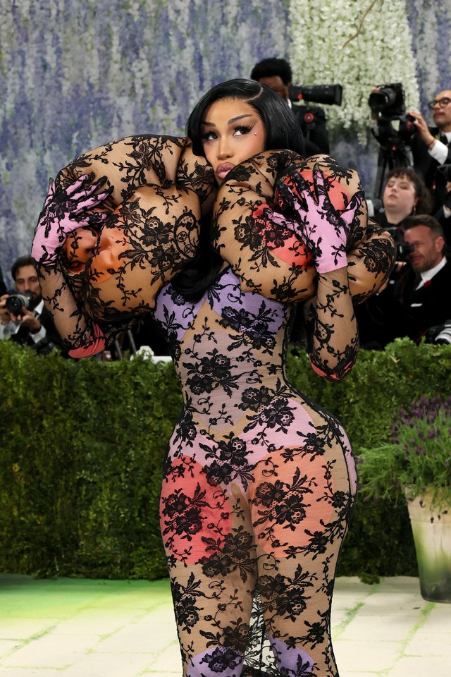 Met Gala 2026: Tượng tạc, thiết kế đi&ecirc;u khắc cơ thể ngập tr&agrave;n, BLACKPINK vẫn l&agrave; trung t&acirc;m b&agrave;n t&aacute;n- Ảnh 25.