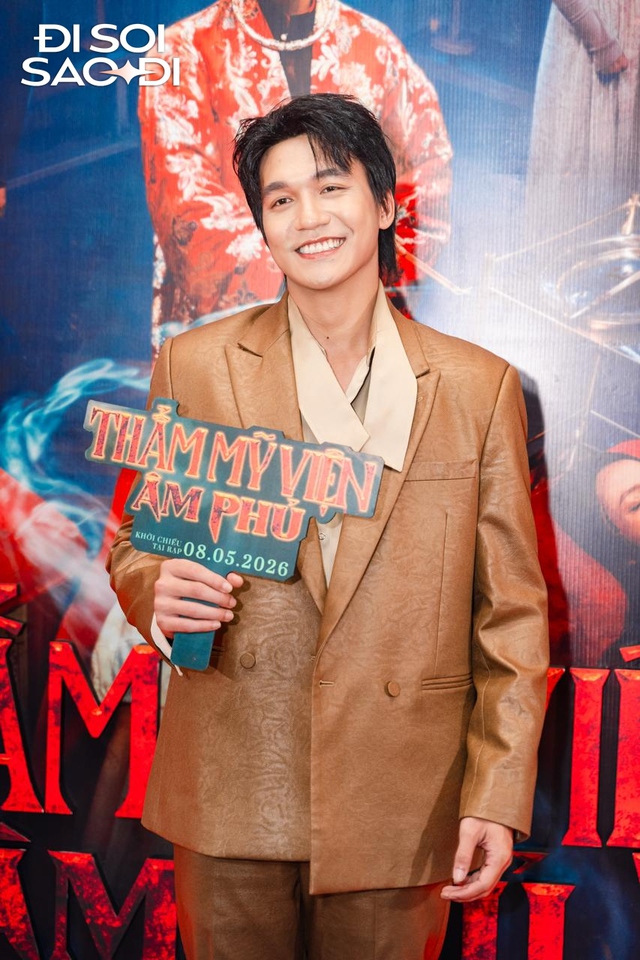 Thảm đỏ HOT nhất hôm nay: Ngọc Trinh - Tiểu Vy đọ sắc khét lẹt, một mỹ nhân khoe vòng 1 bốc lửa đốt cháy sự kiện- Ảnh 8.