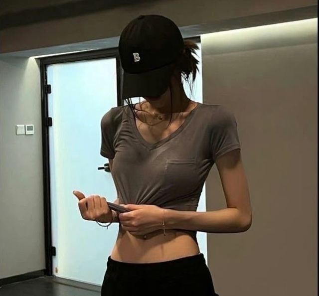 Ăn &iacute;t m&agrave; vẫn kh&ocirc;ng giảm c&acirc;n? B&aacute;c sĩ tiết lộ 4 nguy&ecirc;n nh&acirc;n t&iacute;ch mỡ: Bỏ bữa cũng được chỉ đ&iacute;ch danh - Ảnh 3.