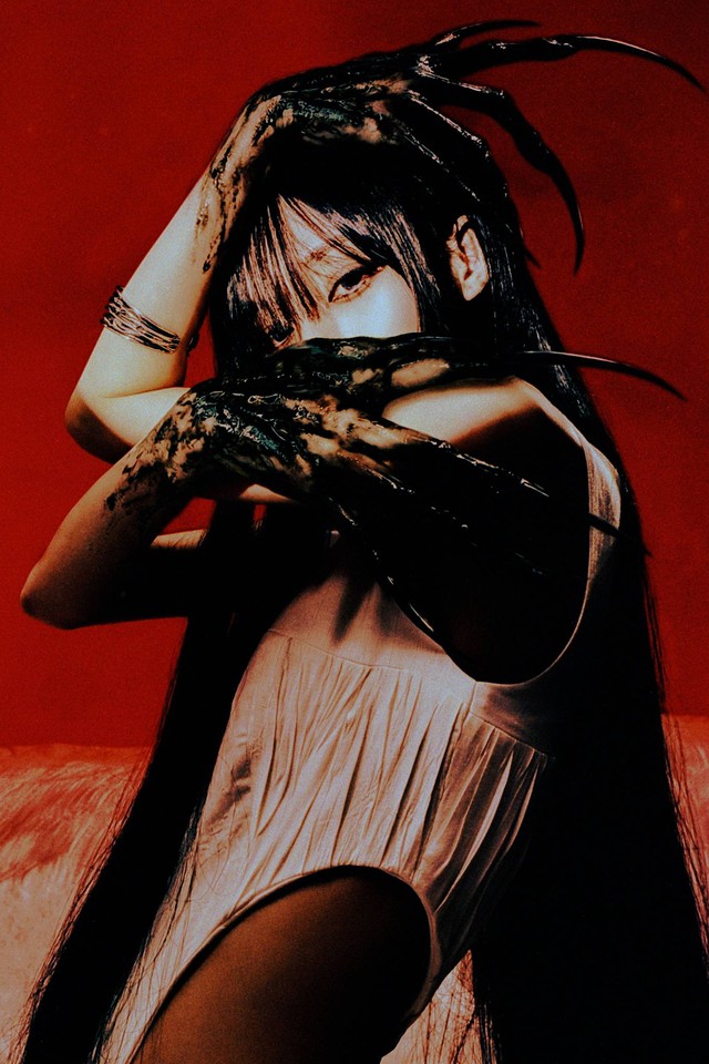 Nh&oacute;m đại mỹ nh&acirc;n quyết "kh&ocirc; m&aacute;u" chuyến n&agrave;y: Mời G-DRAGON h&aacute;t chung, visual độc dị lấn lướt showbiz - Ảnh 21.
