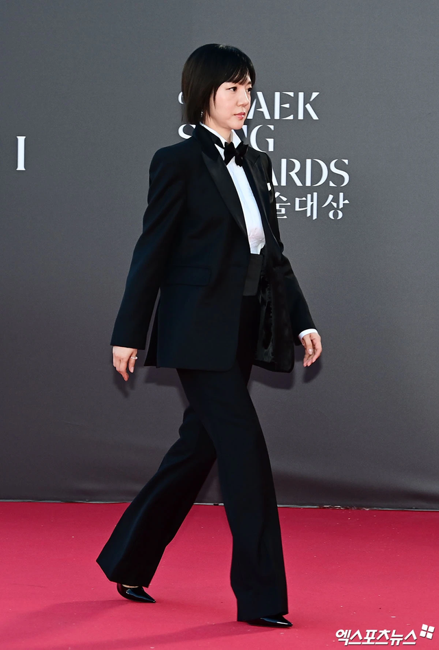 Si&ecirc;u thảm đỏ Baeksang 2026: 1 mỹ nh&acirc;n hở bạo &aacute;t cả Son Ye Jin - Yoona, Suzy xứng danh nữ thần - Ảnh 58.