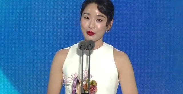 Trực tiếp Baeksang 2026: Giải thưởng Nam diễn vi&ecirc;n phụ xuất sắc nhất thuộc về diễn vi&ecirc;n Yoo Seung Mok - Ảnh 16.
