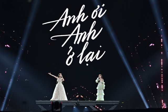 Ho&agrave; Minzy t&aacute;i xuất sau ồn &agrave;o "l&uacute;a ch&iacute;n kh&ocirc;ng c&uacute;i đầu", đọ giọng h&aacute;t với Chi Pu - Ảnh 7.
