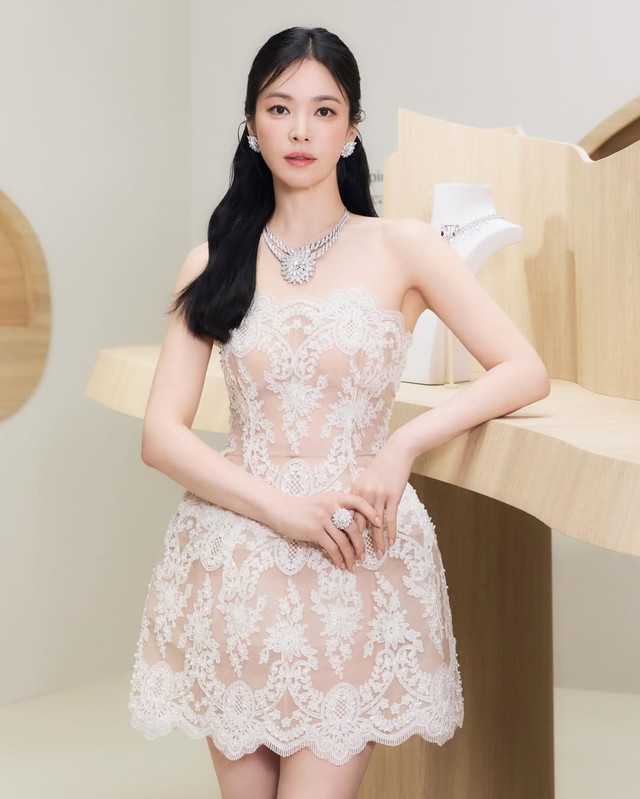 Song Hye Kyo cứ thế này ai mà chịu nổi!- Ảnh 4. Song Hye Kyo cứ thế này ai mà chịu nổi!- Ảnh 4.