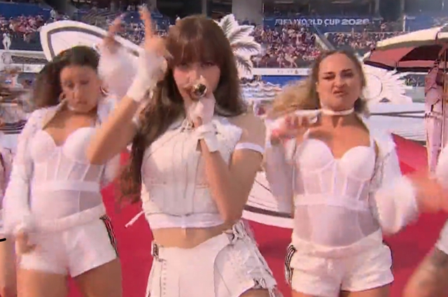 Khai mạc World Cup 2026 tại Mỹ: Lisa (BLACKPINK) đổ bộ biến Los Angeles thành đại nhạc hội toàn cầu- Ảnh 9. Khai mạc World Cup 2026 tại Mỹ: Lisa (BLACKPINK) đổ bộ biến Los Angeles thành đại nhạc hội toàn cầu - Ảnh 10.
