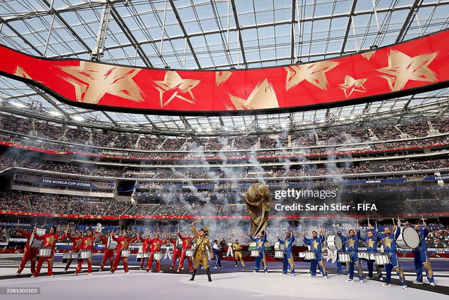 Khai mạc World Cup 2026 tại Mỹ: Lisa (BLACKPINK) đổ bộ biến Los Angeles thành đại nhạc hội toàn cầu- Ảnh 5. Khai mạc World Cup 2026 tại Mỹ: Lisa (BLACKPINK) đổ bộ biến Los Angeles thành đại nhạc hội toàn cầu - Ảnh 5.