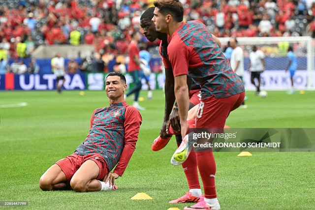 Diễn biến Bồ Đào Nha 1-0 CHDC Congo: Đội bóng của Ronaldo rơi vào bế tắc sau bàn mở tỉ số - Ảnh 5.