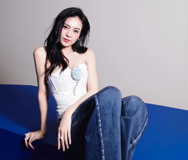 Ngọc nữ showbiz U40 vẫn đẹp như tượng tạc, cứ đi biển là có ảnh triệu like- Ảnh 2. Ngọc nữ showbiz U40 vẫn đẹp như tượng tạc, cứ đi biển là có ảnh triệu like- Ảnh 2.