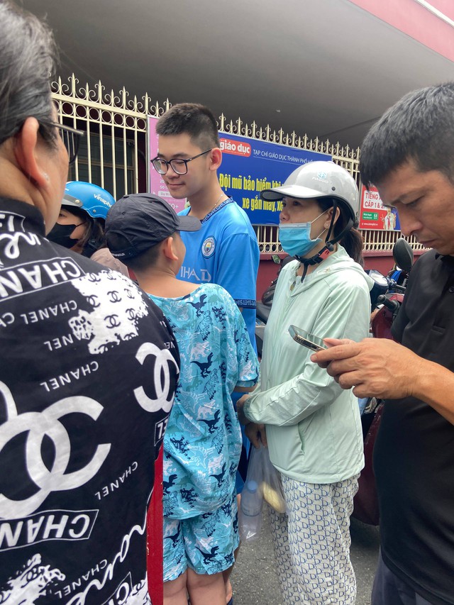 Thi vào lớp 10 TP.HCM buổi cuối cùng: Hết giờ, thi xong! - Ảnh 3.