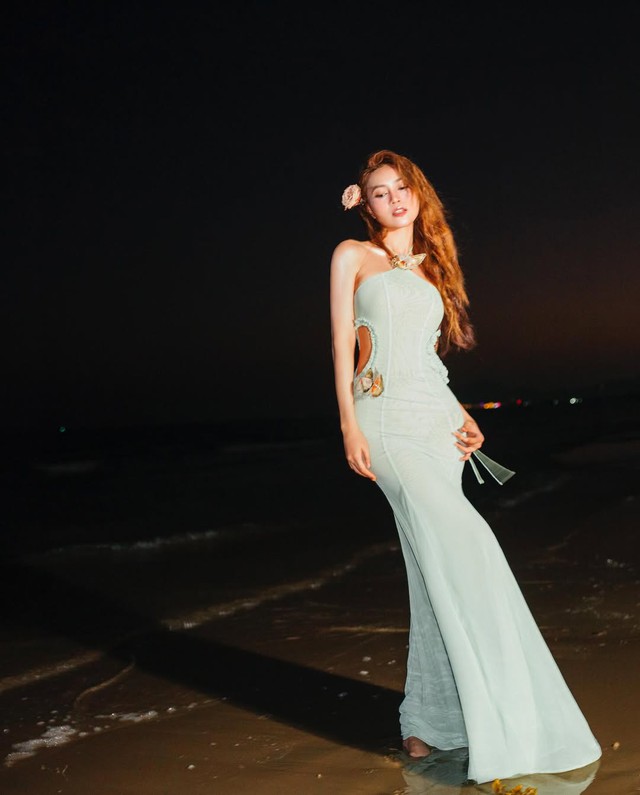 Ngọc nữ showbiz U40 vẫn đẹp như tượng tạc, cứ đi biển là có ảnh triệu like- Ảnh 7. Ngọc nữ showbiz U40 vẫn đẹp như tượng tạc, cứ đi biển là có ảnh triệu like- Ảnh 7.
