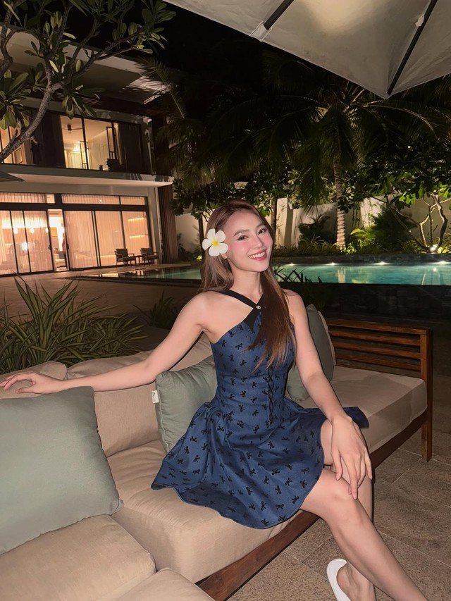 Ngọc nữ showbiz U40 vẫn đẹp như tượng tạc, cứ đi biển là có ảnh triệu like- Ảnh 5. Ngọc nữ showbiz U40 vẫn đẹp như tượng tạc, cứ đi biển là có ảnh triệu like- Ảnh 5.
