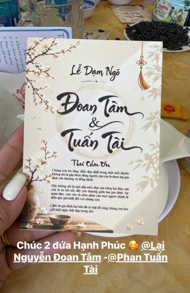 Phan Tuấn T&agrave;i v&agrave; bạn g&aacute;i hot girl l&agrave;m lễ dạm ng&otilde; sau 2 ng&agrave;y c&ocirc;ng khai cầu h&ocirc;n, phản ứng trước tin đồn "cưới chạy bầu" - Ảnh 4.