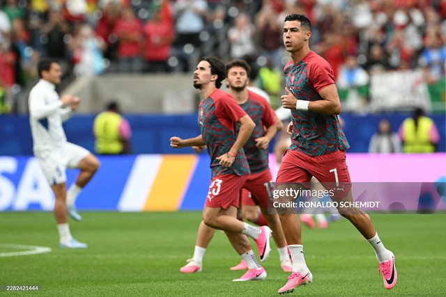 0h00 đêm nay 24/6, Bồ Đào Nha vs Uzbekistan: Ronaldo đá chính! - Ảnh 7.