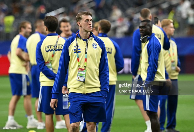 Nhật Bản ho&agrave; kịch t&iacute;nh 1-1 Thụy Điển sẽ đối đầu Brazil tại v&ograve;ng knock-out World Cup - Ảnh 5.