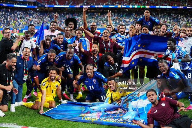 B&ugrave;ng nổ cảm x&uacute;c: Cape Verde lần đầu ti&ecirc;n trong lịch sử gi&agrave;nh v&eacute; v&agrave;o v&ograve;ng knock-out, viết n&ecirc;n c&acirc;u chuyện cổ t&iacute;ch ở World Cup 2026 - Ảnh 6.