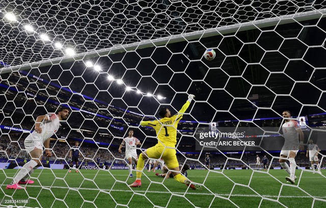 Argentina 3-1 Jordan (Hiệp 2): Messi s&uacute;t phạt đẳng cấp, k&eacute;o d&agrave;i kỉ lục ghi b&agrave;n ở World Cup - Ảnh 5.