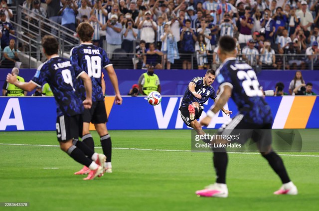 Argentina 3-1 Jordan (Hiệp 2): Messi s&uacute;t phạt đẳng cấp, k&eacute;o d&agrave;i kỉ lục ghi b&agrave;n ở World Cup - Ảnh 8.