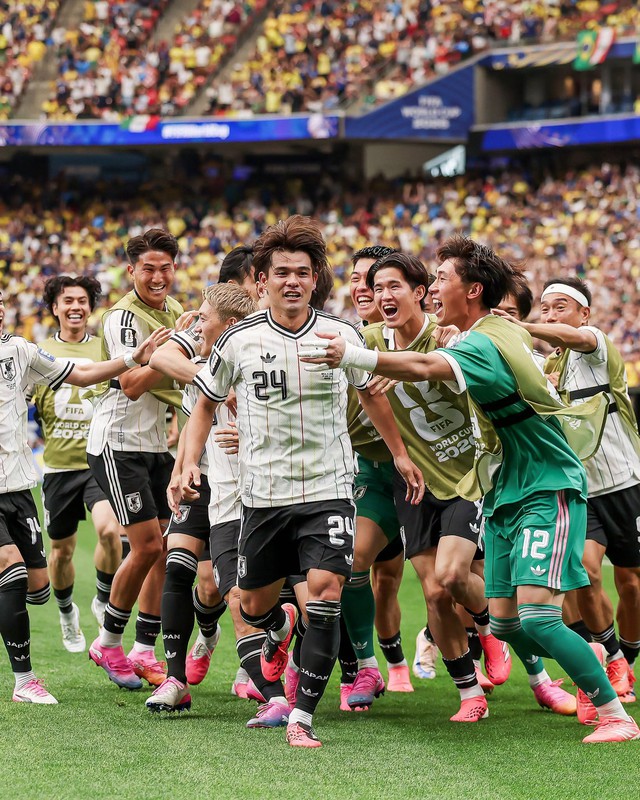 Brazil ngược d&ograve;ng nghẹt thở 2-1, Nhật Bản lại thua ở v&ograve;ng knockout đầy nghiệt ng&atilde; - Ảnh 1.