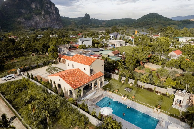 B&ecirc;n trong "second home" phủ k&iacute;n c&acirc;y ăn tr&aacute;i, nằm giữa thung lũng c&aacute;ch H&agrave; Nội 40km của c&ocirc; chủ tiệm hoa- Ảnh 3.