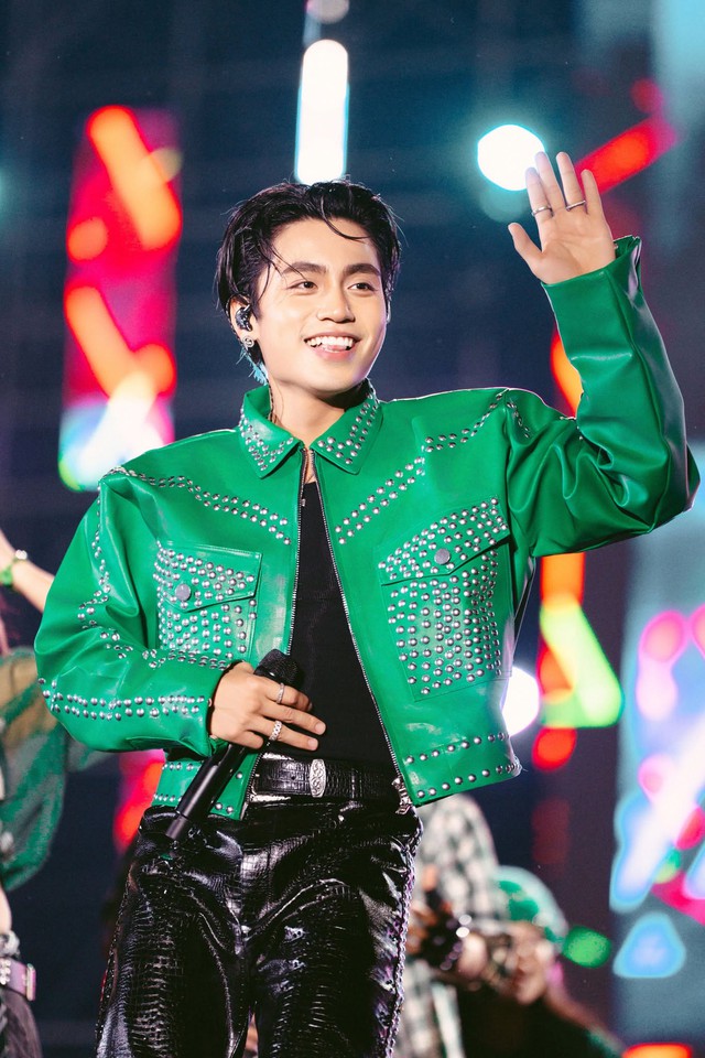 Nam ca sĩ c&oacute; anh trai l&agrave; sao hạng S Việt Nam, vừa ra mắt đ&atilde; nổi tiếng cả nước, hit 126 triệu views - Ảnh 4.