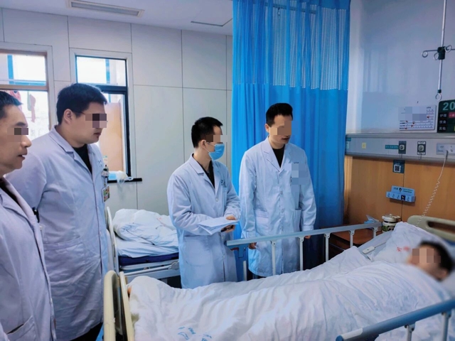 Cậu b&eacute; 13 tuổi suy h&ocirc; hấp nguy kịch v&igrave; ăn 2 miếng b&aacute;nh v&agrave; uống 1 cốc nước, người mẹ: T&ocirc;i đ&atilde; sai ở đ&acirc;u? - Ảnh 2.