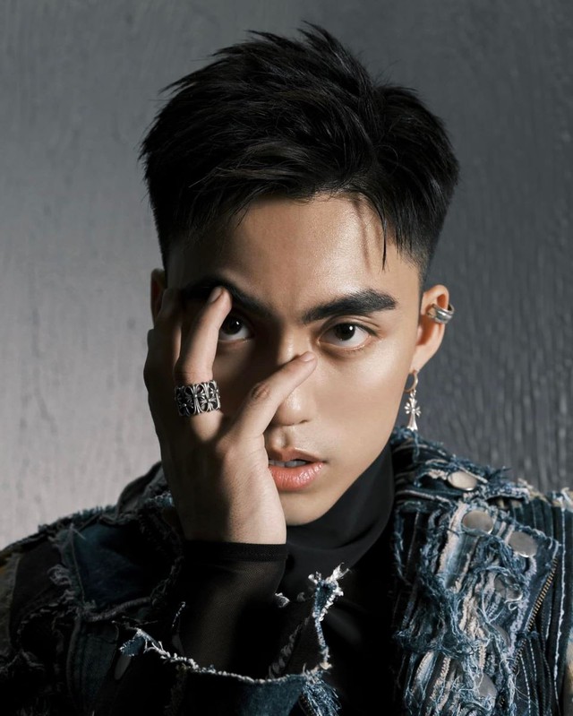 Nam ca sĩ c&oacute; anh trai l&agrave; sao hạng S Việt Nam, vừa ra mắt đ&atilde; nổi tiếng cả nước, hit 126 triệu views - Ảnh 3.