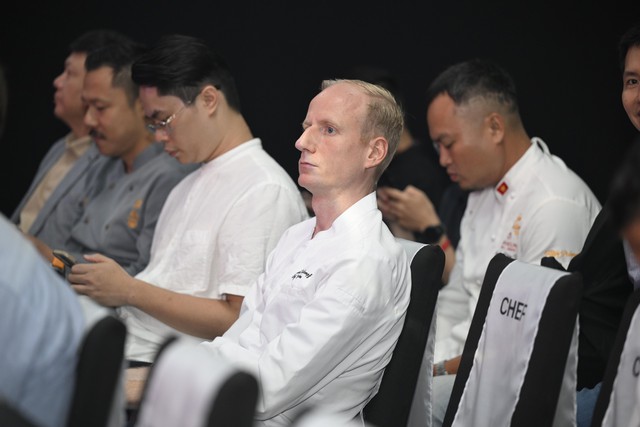 Michelin 2026 b&ugrave;ng nổ tranh c&atilde;i: Kh&ocirc;ng hề c&oacute; b&aacute;nh m&igrave; trong danh s&aacute;ch Bib Gourmand, B&aacute;nh cuốn B&agrave; Ho&agrave;nh lọt top g&acirc;y kh&oacute; hiểu - Ảnh 31.